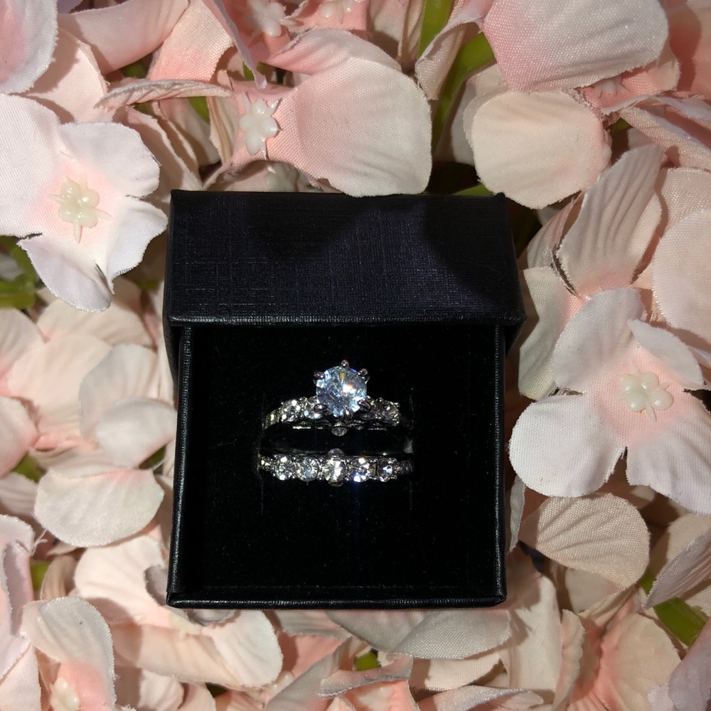 New 2Pcs Bridal Set Elegant Rings Silver Color